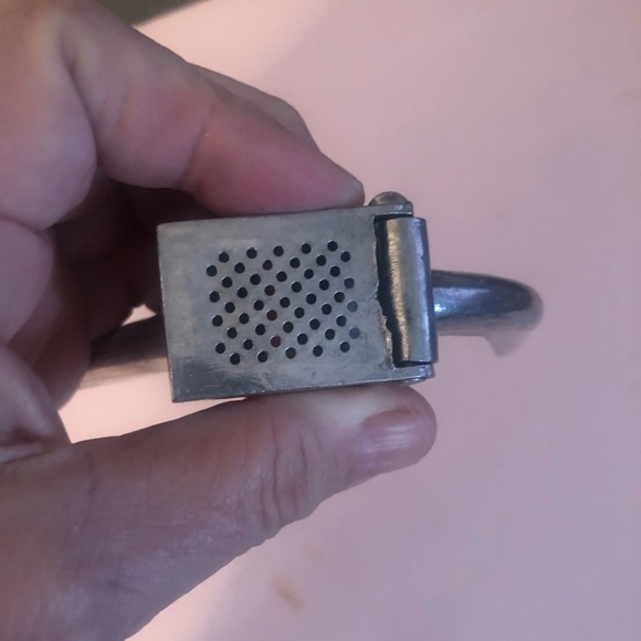 Vintage aluminum? Lightweight garlic press. Made in Japan- collectible -used - Picture 4 of 7
